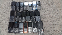 Lot of 20 Untested Classic Keypad Cell Phones 