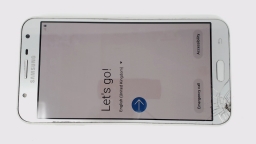 Samsung Galaxy J7 Core SM-J701F/DS (White 32GB 3GB) Unknown Carrier CRACKED