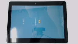 Pritom M10 10.1" Tablet (Black 32GB 2GB) WiFi SCRATCHED REAR