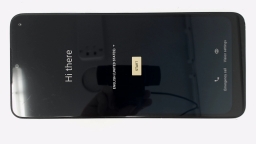 Motorola G Pure XT2163-7 Cellphone (White 32GB 2GB) AT&T Prepaid CRACKED GLAS