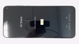 Motorola G Play 2023 XT2271DL Cellphone (Blue 32GB 3GB) Tracfone SCRATCHED