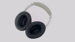 Bose QC 35 II Series 2 Wireless Headphones Silver