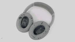 Bose QC 35 II Series 2 Wireless Headphones Silver FLAKED/WORN