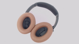 Bose QC 35 II Series 2 Wireless Headphones Black FLAKED HEADBAND/LOOSE SWIVEL