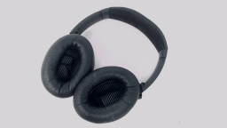 Bose QC 35 II Series 2 Wireless Headphones Black FLAKED HEADBAND