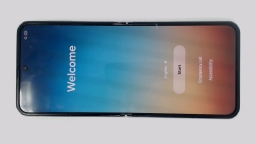 Samsung Galaxy Z Flip3 5G SM-F711U1 (Purple 256GB 8GB) Unlocked SCRATCHED