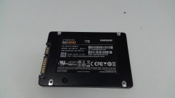 Samsung 860 EVO MZ-76E1T0 1TB 2.5" SATA Solid State Drive