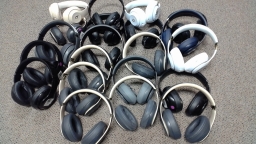 Lot of 21 Beats Studio 3 Headphones with Various Problems