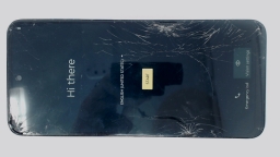 Motorola Moto G Play XT2413V Cellphone (Blue 64GB 4GB) Tracfone CRACKED