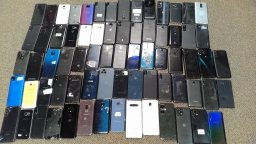Lot of 72 Non-Working Mixed Brand Smartphones Untested w/ Bad Charging Ports
